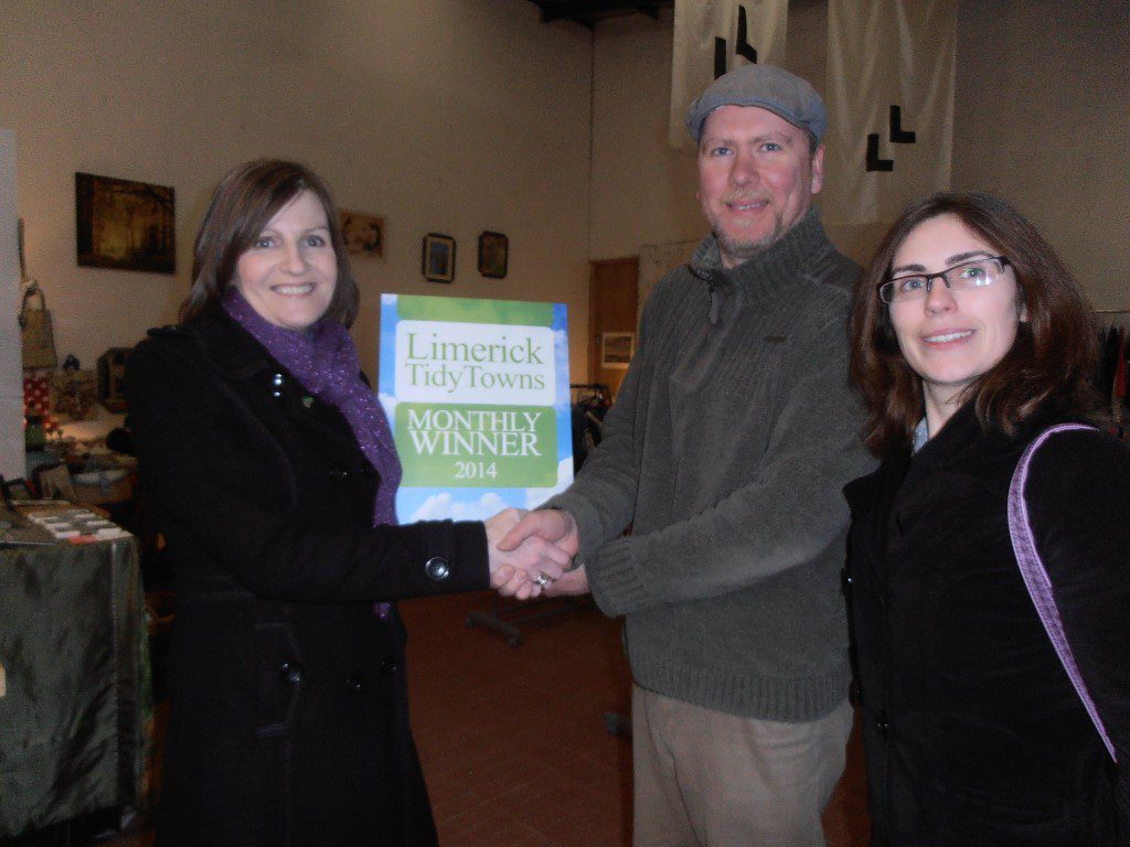 Maura O’Neill and Sharon Slater of Limerick Tidy Town presenting David Irwin with the inaugural Monthly Award